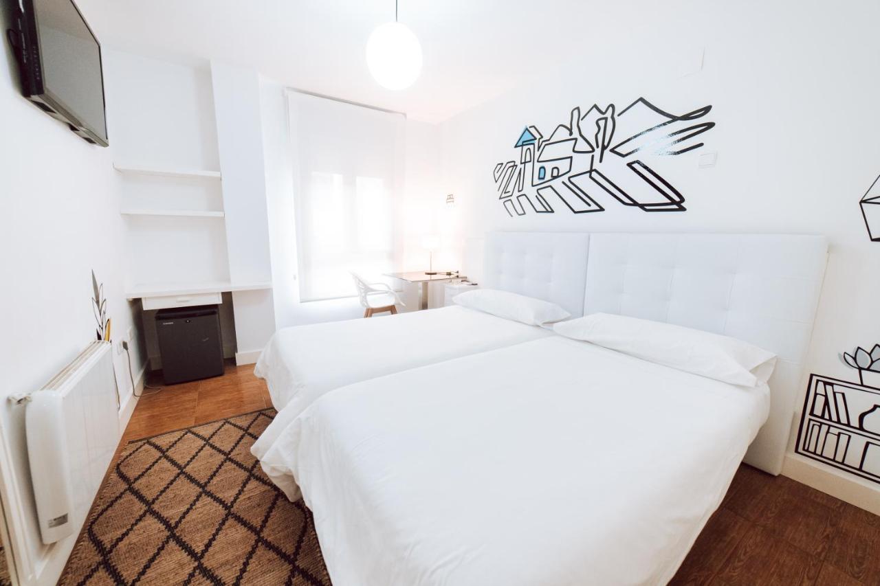 Hostal Misericordia Leon Bagian luar foto